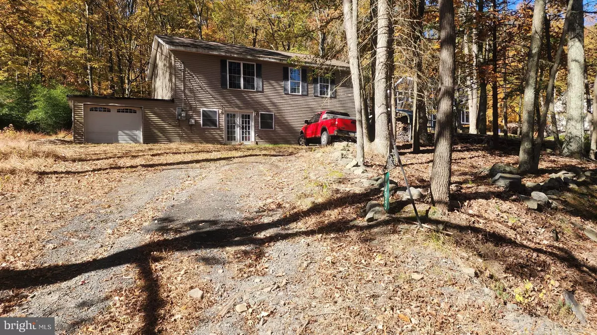 Bushkill, PA 18324,1093 MAPLE LAKE DRIVE