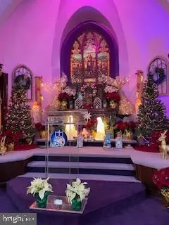 York, PA 17403,811 E MARKET ST