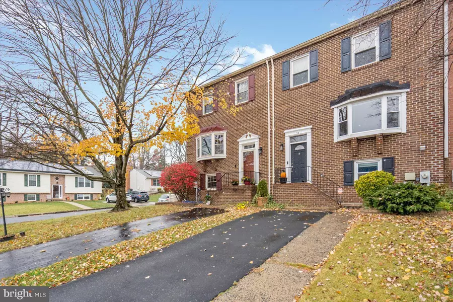 12 CARRIAGE WALK CT, Parkville, MD 21234