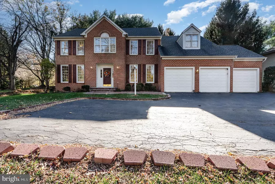 17 CASTLEWALL CT, Lutherville Timonium, MD 21093