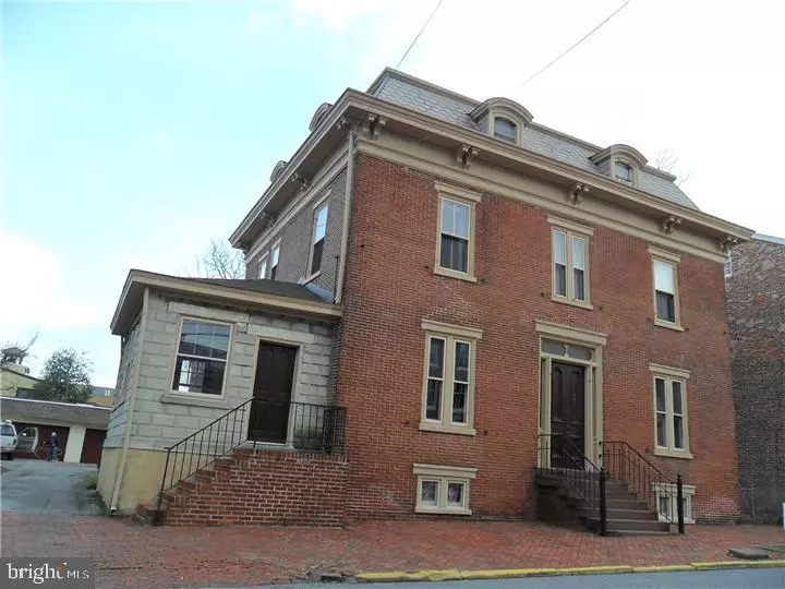 423-27 DELAWARE ST #1, New Castle, DE 19720