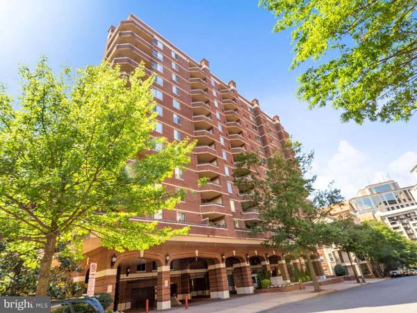 1276 N WAYNE ST #1020, Arlington, VA 22201