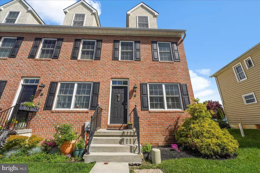 600 CROSSING CT, Kennett Square, PA 19348