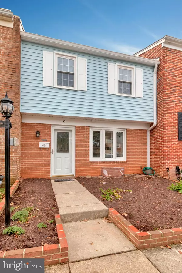 Gaithersburg, MD 20878,8 SILVER KETTLE CT