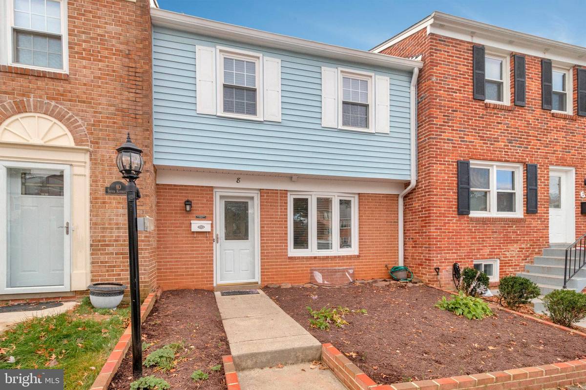 Gaithersburg, MD 20878,8 SILVER KETTLE CT