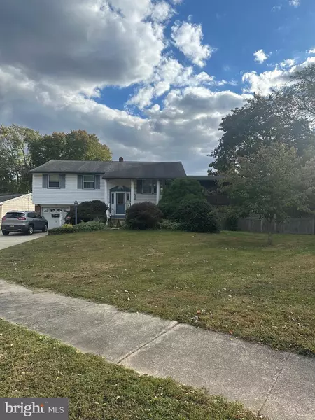 15 FORT DONELSON RD, Pennsville, NJ 08070