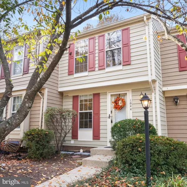 1644 FIELDTHORN DR, Reston, VA 20194