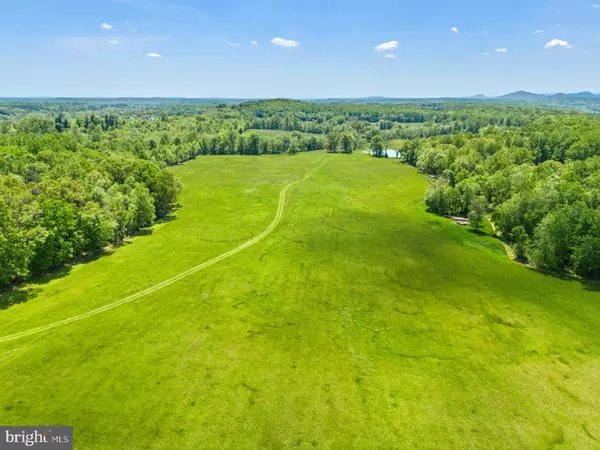 HAWTHORNE FARM RD, Orlean, VA 20128