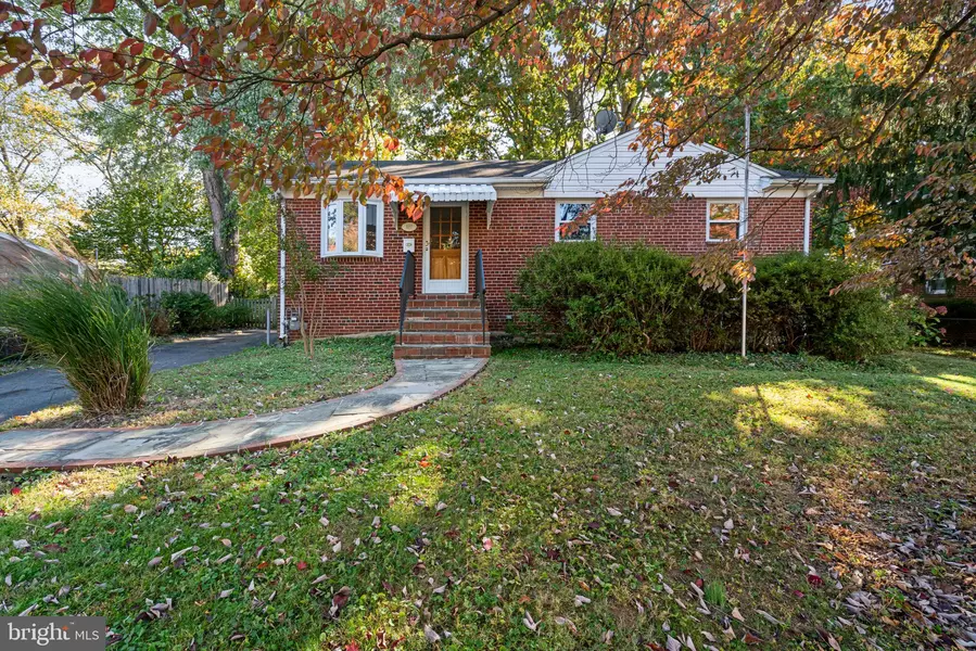 3217 NORFOLK LN, Falls Church, VA 22042