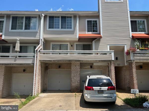 9831 DOCKSIDE TER, Montgomery Village, MD 20886