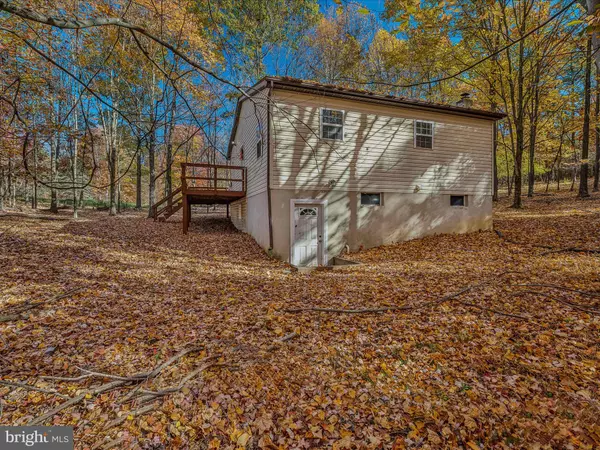 Berkeley Springs, WV 25411,33 MAPLE LN