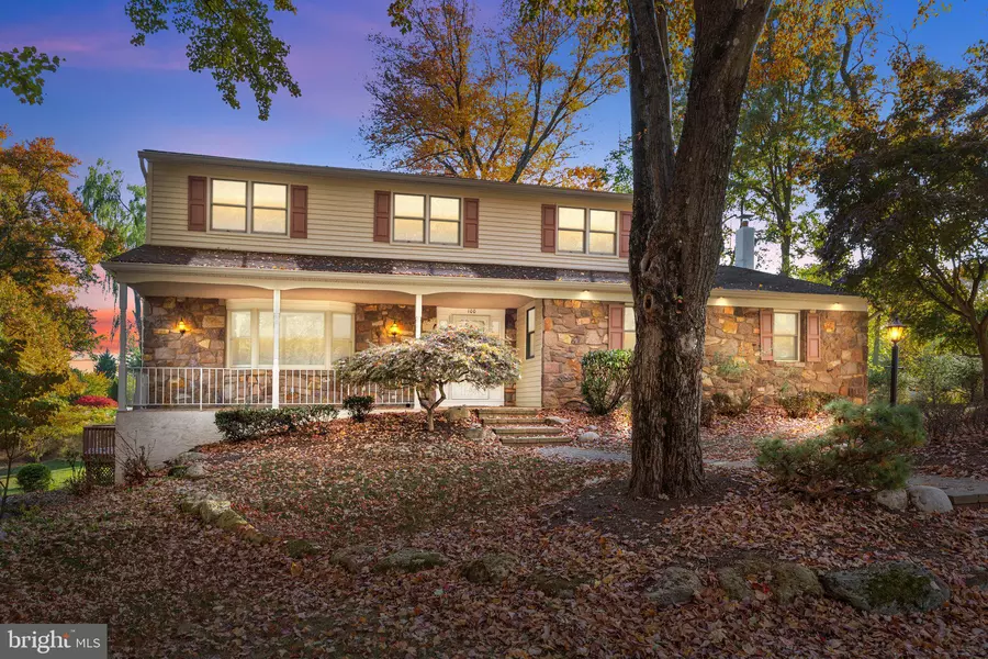 100 PADDLEWHEEL CIR, Southampton, PA 18966