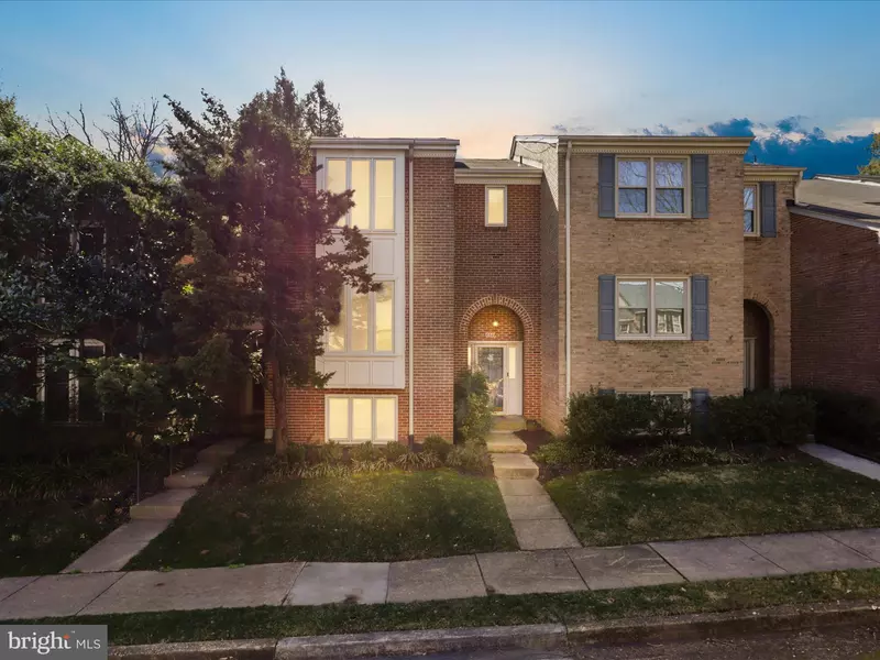 6649 MIDHILL PL, Falls Church, VA 22043