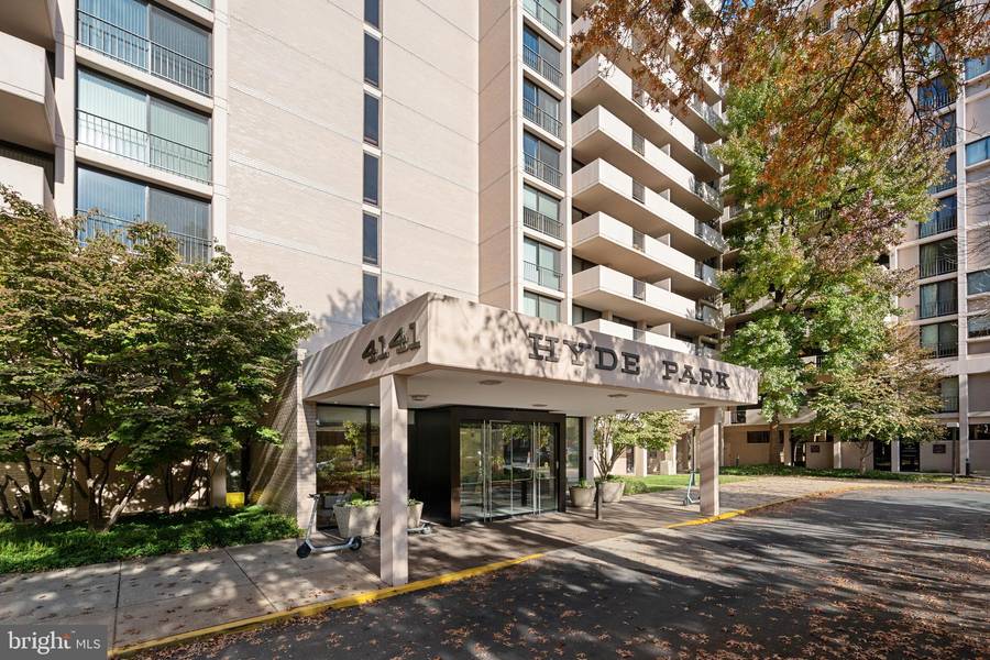 4141 N HENDERSON RD #412, Arlington, VA 22203