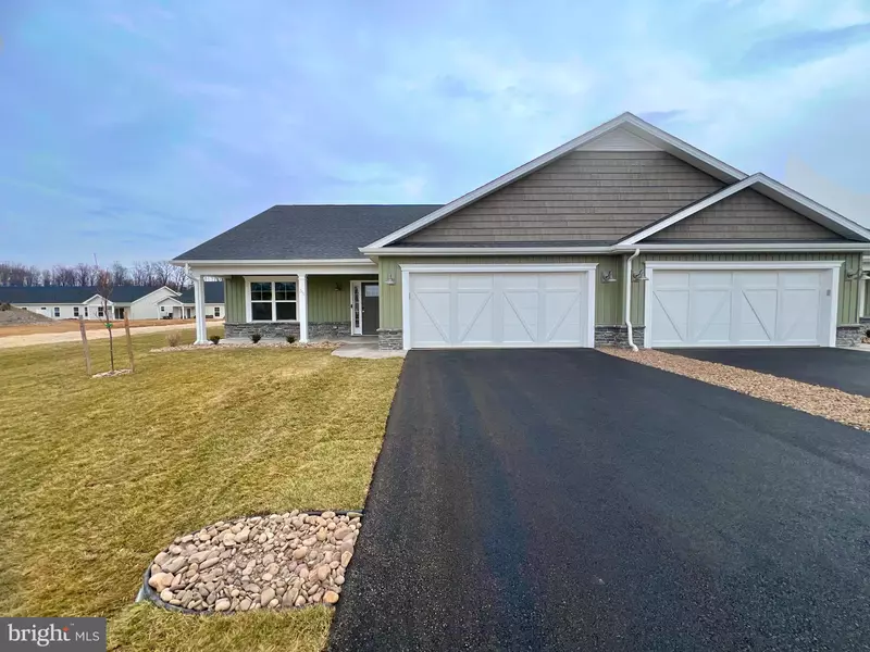 224 DRIPPING SPRING DR, Hedgesville, WV 25427