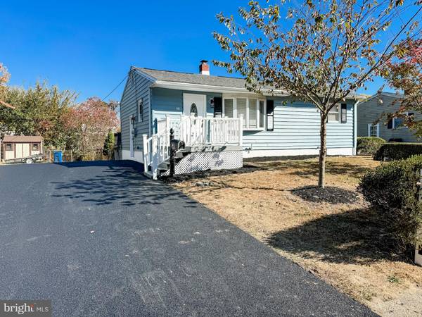 23 HOLDEN DR, New Castle, DE 19720