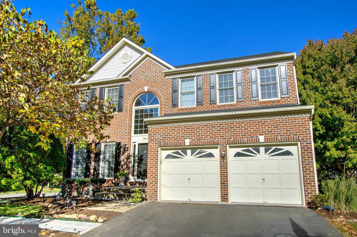 Herndon, VA 20170,908 SPRING KNOLL DR #BASEMENT