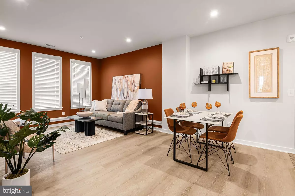 Hatboro, PA 19040,26 S YORK #101