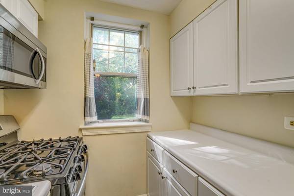 Arlington, VA 22204,24 S OLD GLEBE RD #2-C