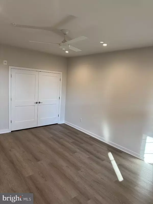 Hatboro, PA 19040,26 S YORK #103