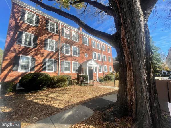 3079 S BUCHANAN ST #B1, Arlington, VA 22206