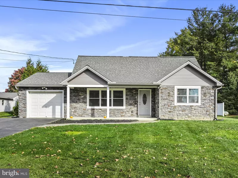 51 MELVIN DR, Leola, PA 17540