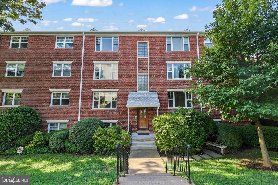 1404 12TH ST N #24, Arlington, VA 22209