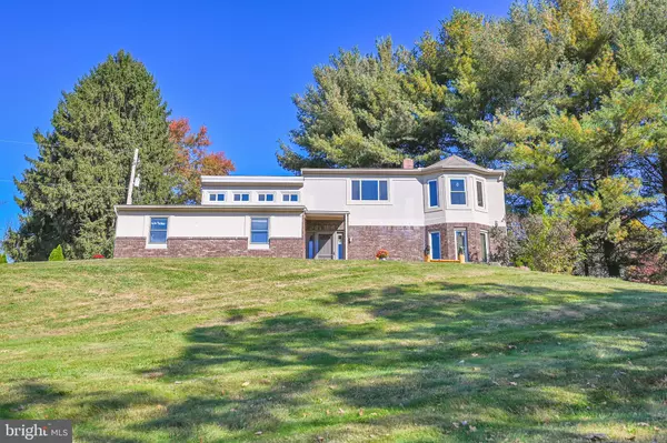 4465 STARVIEW RD, Mount Wolf, PA 17347