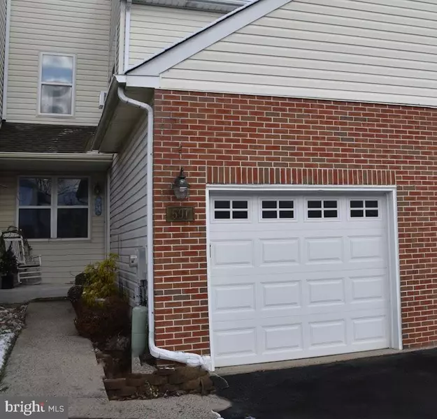 591 S MOUNT VERNON CIR, Bensalem, PA 19020