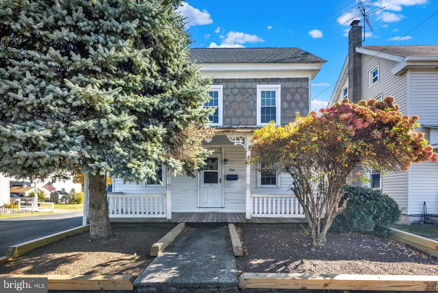 254 MAIN ST, Red Hill, PA 18076