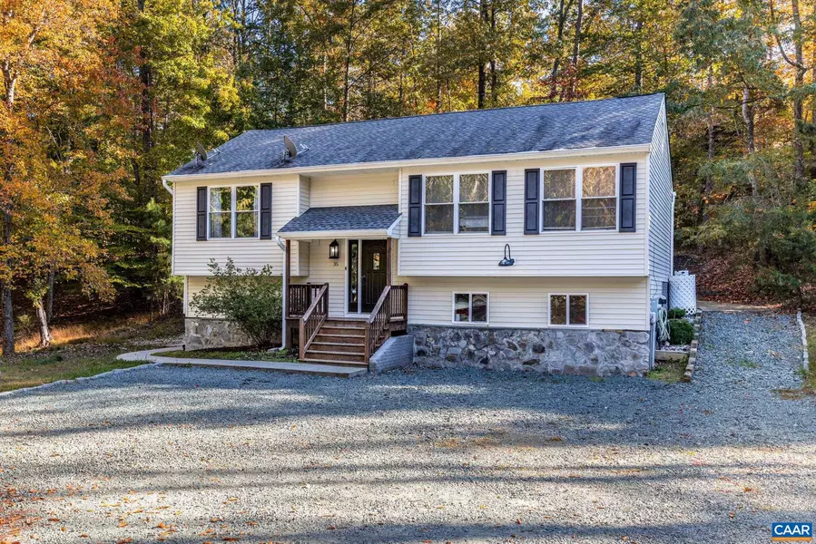 35 BROUGHAM RD, Palmyra, VA 22963