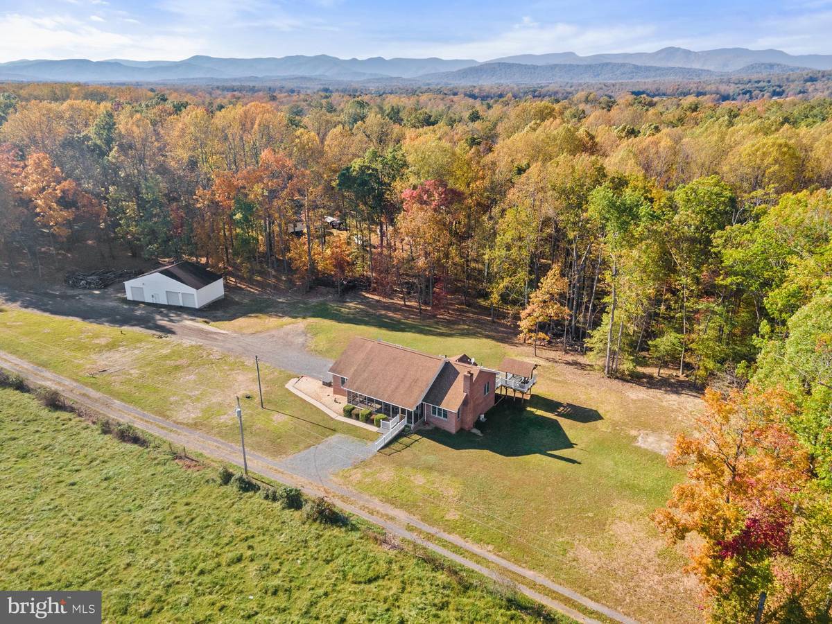 Reva, VA 22735,5203 DUNCAN TRAIL RD