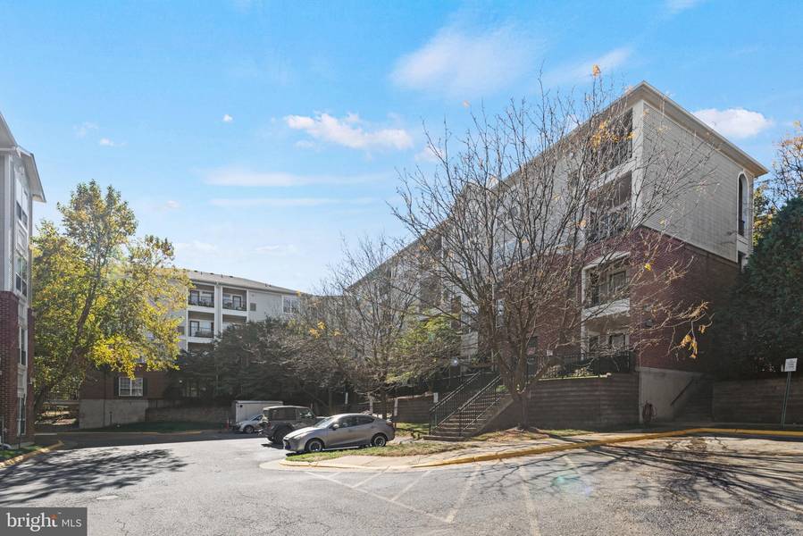 4870 EISENHOWER AVE #402, Alexandria, VA 22304