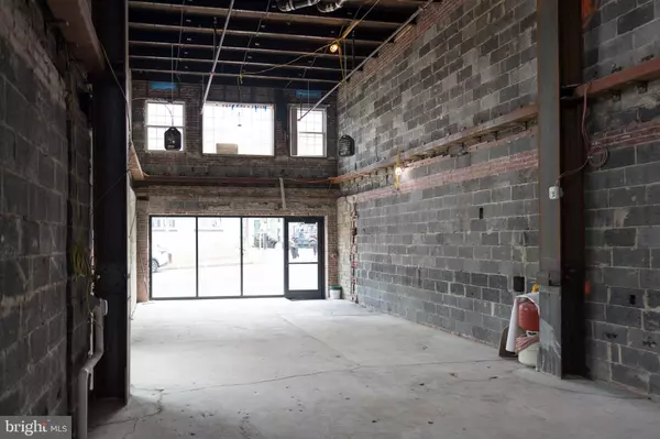 Washington, DC 20020,1111 MARION BARRY AVE SE #FLOOR 1