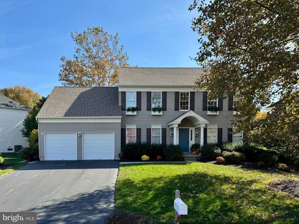 12 APPLE ORCHARD RD, Moorestown, NJ 08057