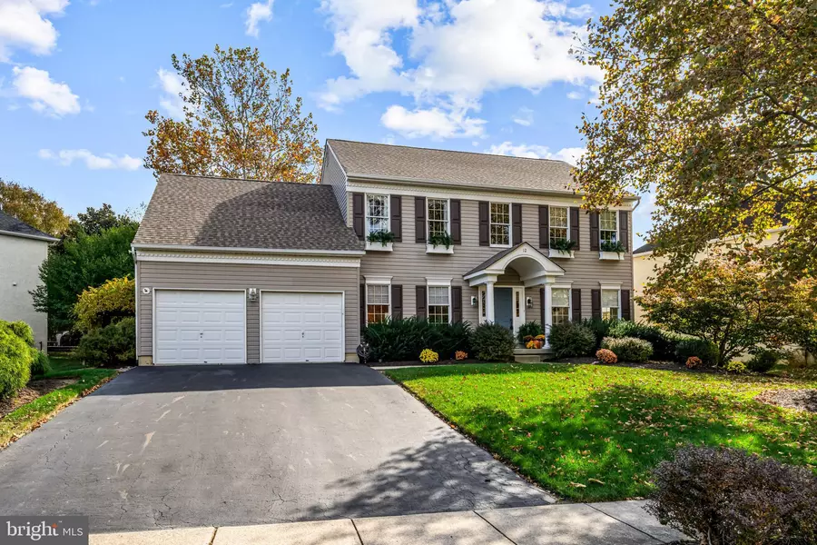 12 APPLE ORCHARD RD, Moorestown, NJ 08057