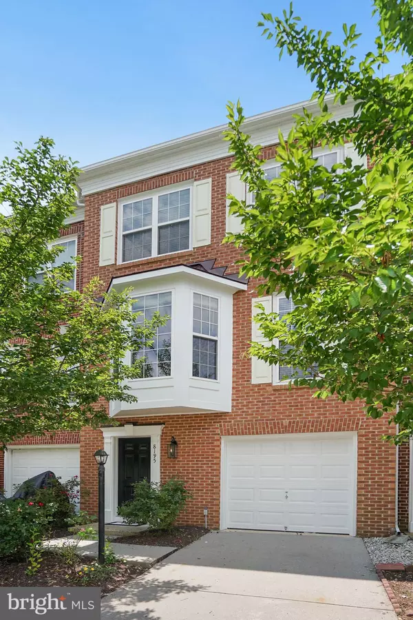 8195 SINGLELEAF LN, Lorton, VA 22079