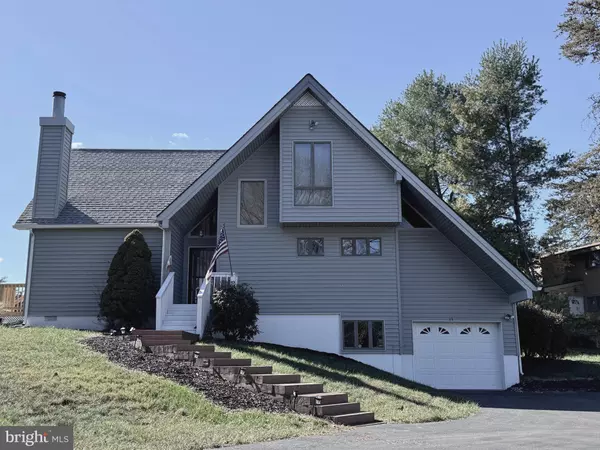 141 THE WOODS RD, Hedgesville, WV 25427