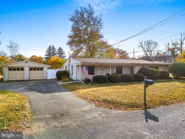 Ringoes, NJ 08551,2 LARISON LN