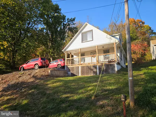 1913 OLD STATE RD, Dauphin, PA 17018