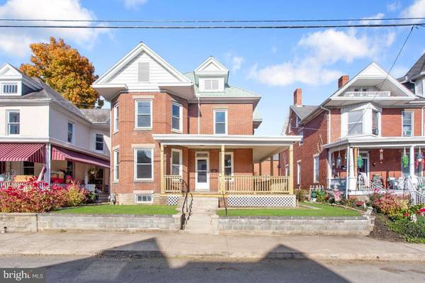 207 W SECOND STREET, Waynesboro, PA 17268