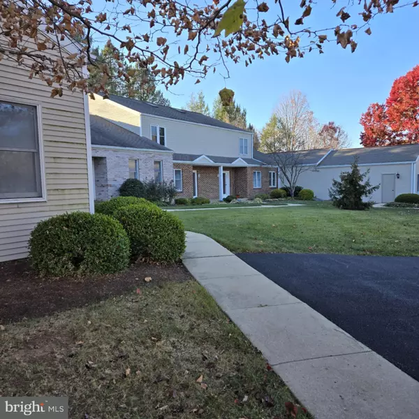 19 WOODLAND EST, Lebanon, PA 17042