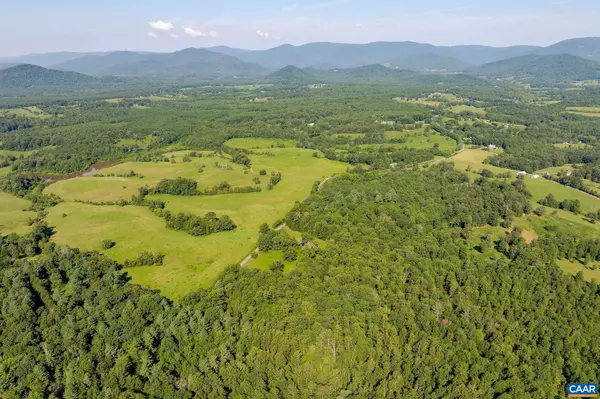 Dyke, VA 22935,955 SIMMONS GAP RD