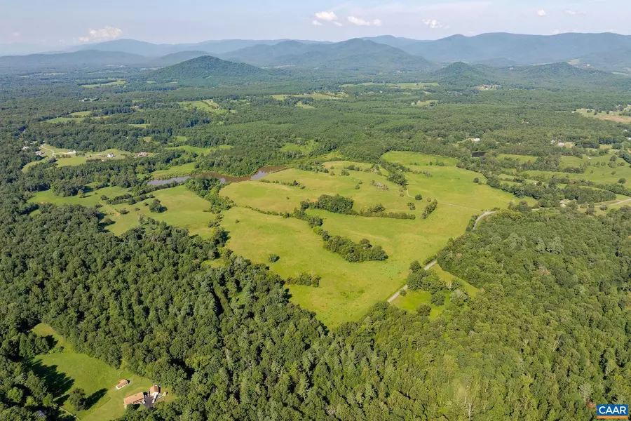 955 SIMMONS GAP RD, Dyke, VA 22935