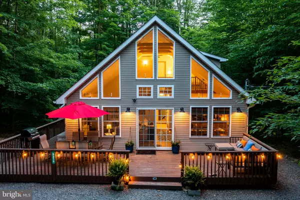 5316 CONOQUENISSING DR., Pocono Lake, PA 18347