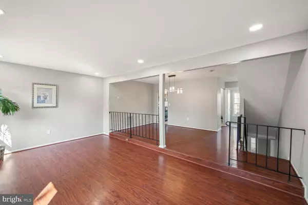 Rockville, MD 20850,817 IVY LEAGUE LN #20-118