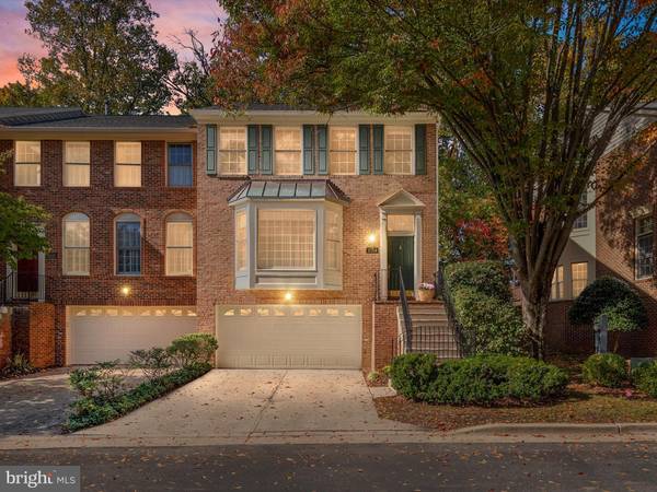 11334 HOLLOWSTONE DR, Rockville, MD 20852