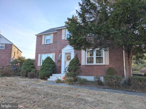 352 HOLT LN, Springfield, PA 19064