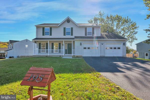 195 PHEASANT RUN LN, Hanover, PA 17331