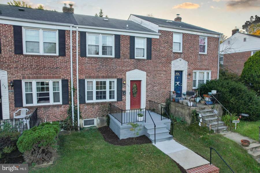 236 MEDWICK GARTH E, Baltimore, MD 21228